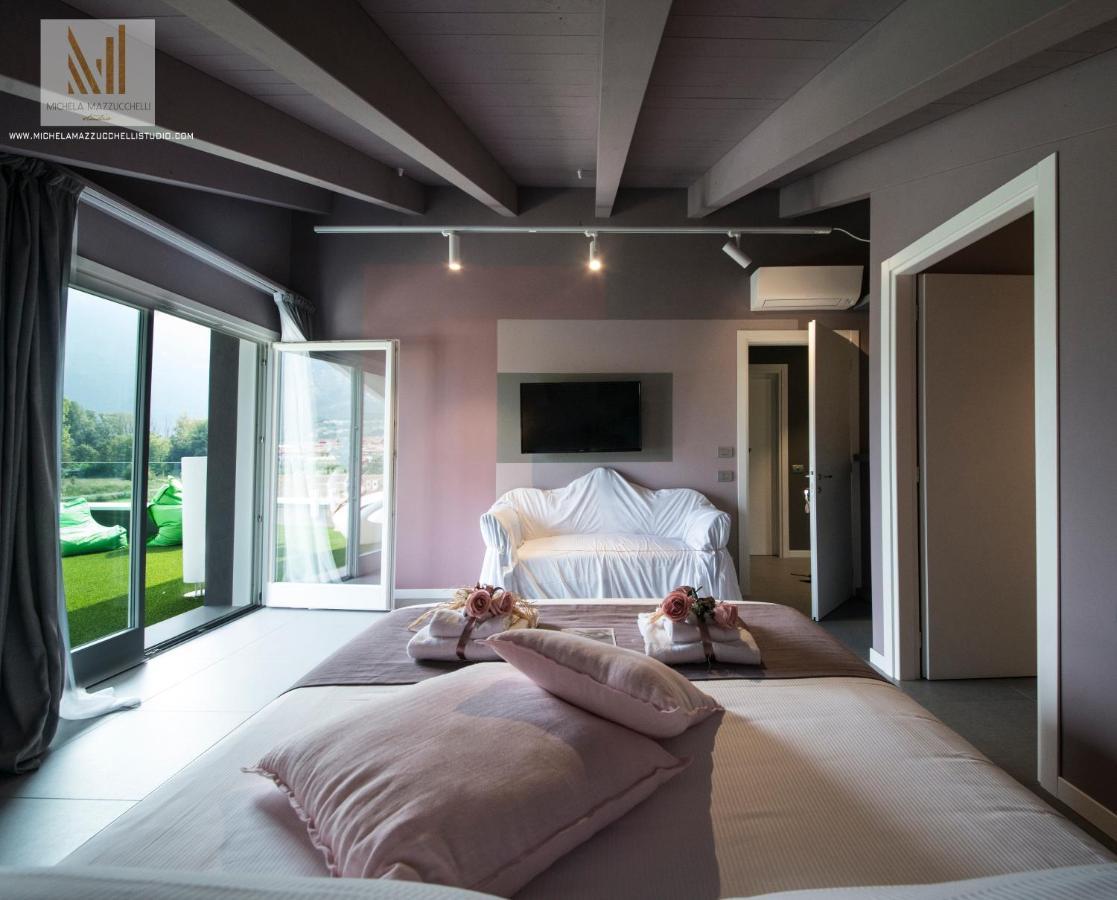 Art B&B Design Costa Volpino Exterior photo